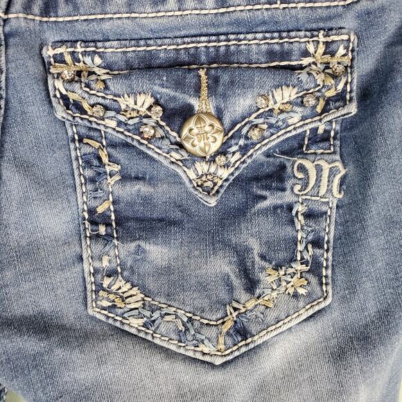 Miss Me Girl's Big Border Flap Pocket Embroidered Bling Bermuda Shorts Size 14 - Picture 8 of 10